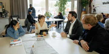 Eerste Kamerlid Mei Li Vos brengt werkbezoek aan Malburgen